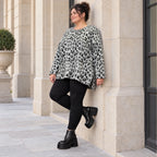 Langarmshirt aus flauschigem Feinstrick in Grau/Schwarz mit A-Linie und Schlitzen am Saum