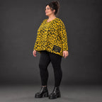 Flauschiger Feinstrickpullover in Gelb/Schwarz mit V-Ausschnitt und kastiger Passform