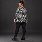 Italienisches Strickoberteil in Schwarz/Weiß mit flauschigem Garn und kastigem Schnitt