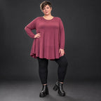 Bequemes Langarmshirt in sattem Bordeaux aus weichem Modal Stretch mit gerundeter Form