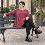 Bequemes Langarmshirt in sattem Bordeaux aus weichem Modal Stretch mit gerundeter Form