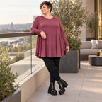 Bequemes Langarmshirt in sattem Bordeaux aus weichem Modal Stretch mit gerundeter Form