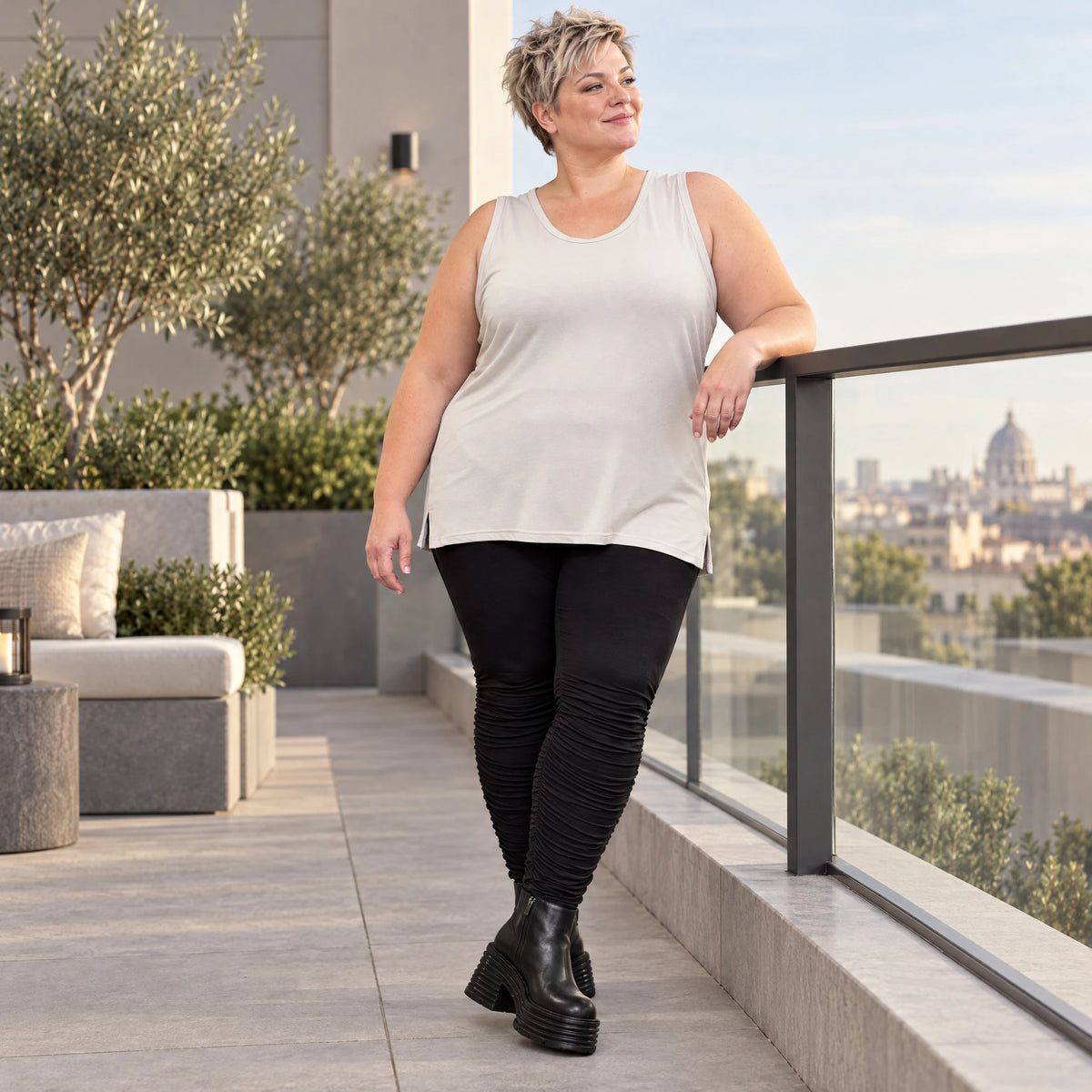 Ärmelloses Basic Top aus weichem Modal mit Stretch in Beige mit seitlichen Schlitzen