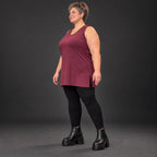 Ärmelloses Top in Bordeaux aus Modalstretch mit geradem Schnitt und Seitenschlitzen