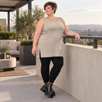 Ärmelloses Top in Taupe aus fließendem Modal mit Rundhalsausschnitt und Seitenschlitzen