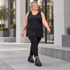 Schwarzes ärmelloses Top mit Rundhalsausschnitt und Seitenschlitzen aus Modal Stretch