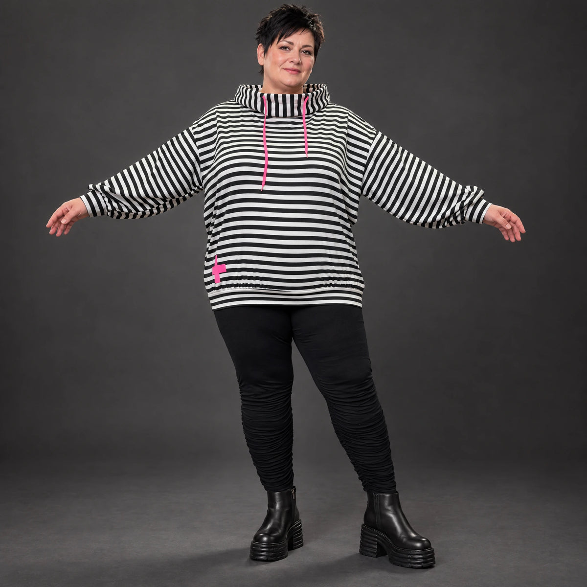 Gestreifter Hoody in Schwarz/Weiß/Pink aus weichem Stretchjersey mit Kapuze ungefüttert