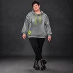 Hoody in Gelb/Schwarz/Weiß aus weichem Stretchjersey mit gerafften Ärmeln und Tunnelzug