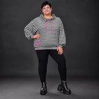 Gestreifter Hoodie in Schwarz/Weiß/Pink aus Stretchjersey mit Kapuze und gerafften Ärmeln