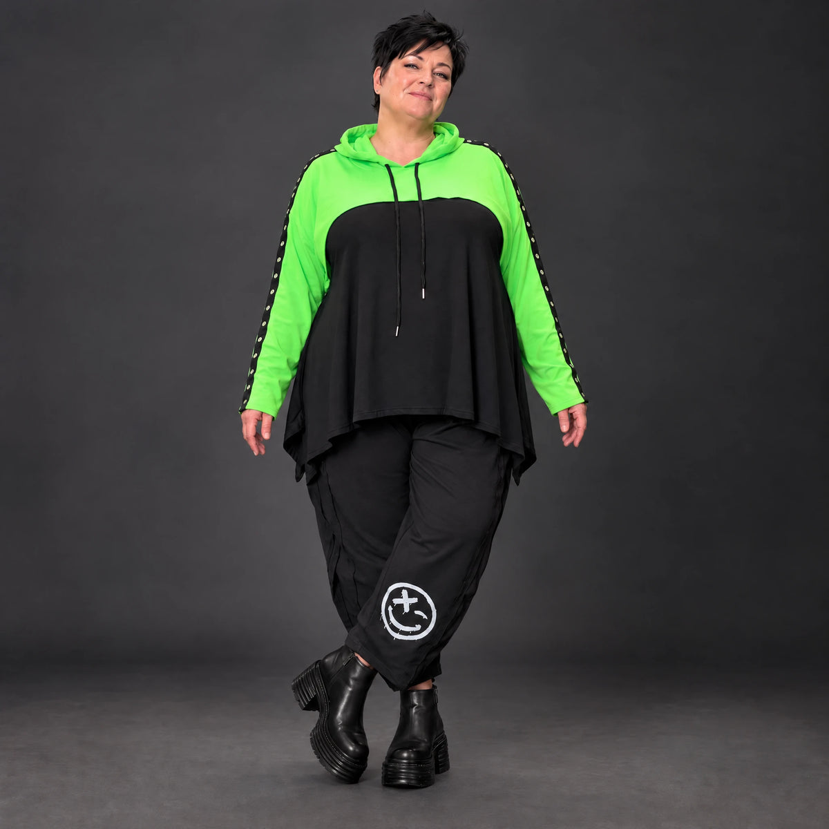 Überwurf in frischem Grün aus weichem Stretchjersey mit gerader Form und Vokuhilalinie