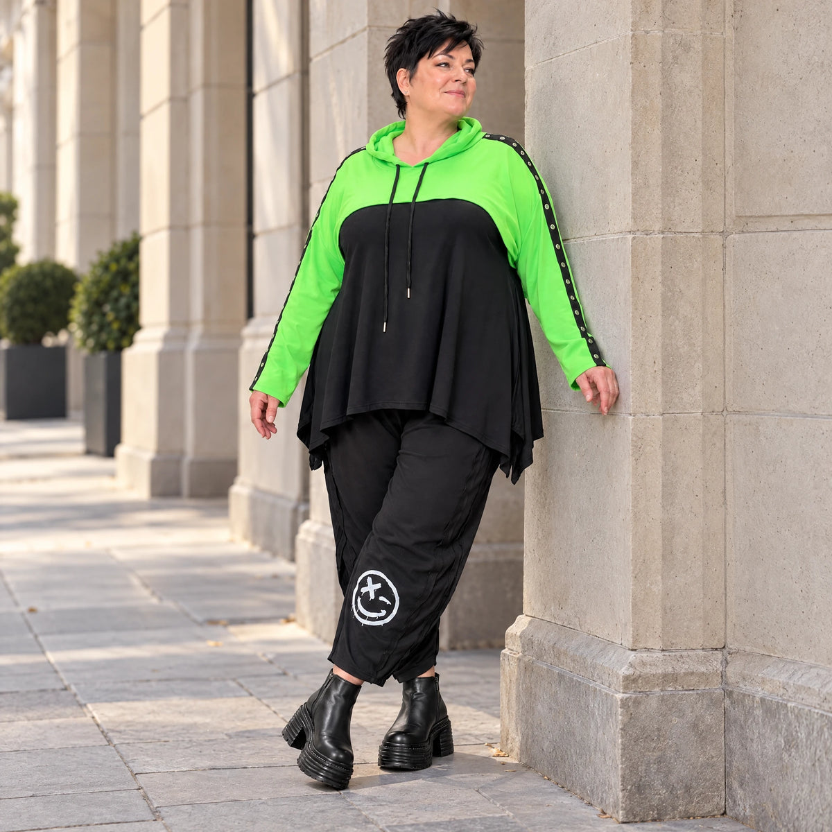 Überwurf in frischem Grün aus weichem Stretchjersey mit gerader Form und Vokuhilalinie