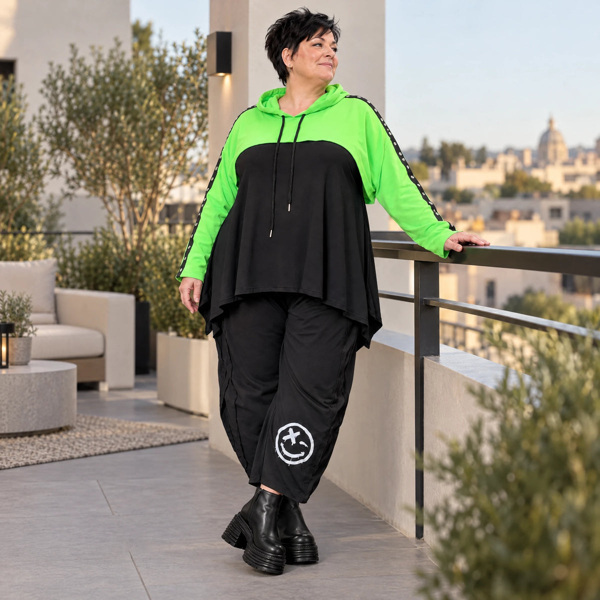 Überwurf in frischem Grün aus weichem Stretchjersey mit gerader Form und Vokuhilalinie