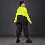 Lässiger Überwurf in leuchtendem Neongelb aus weichem Stretchjersey mit warmer Kapuze