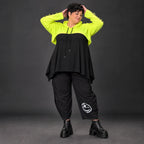 Lässiger Überwurf in leuchtendem Neongelb aus weichem Stretchjersey mit warmer Kapuze