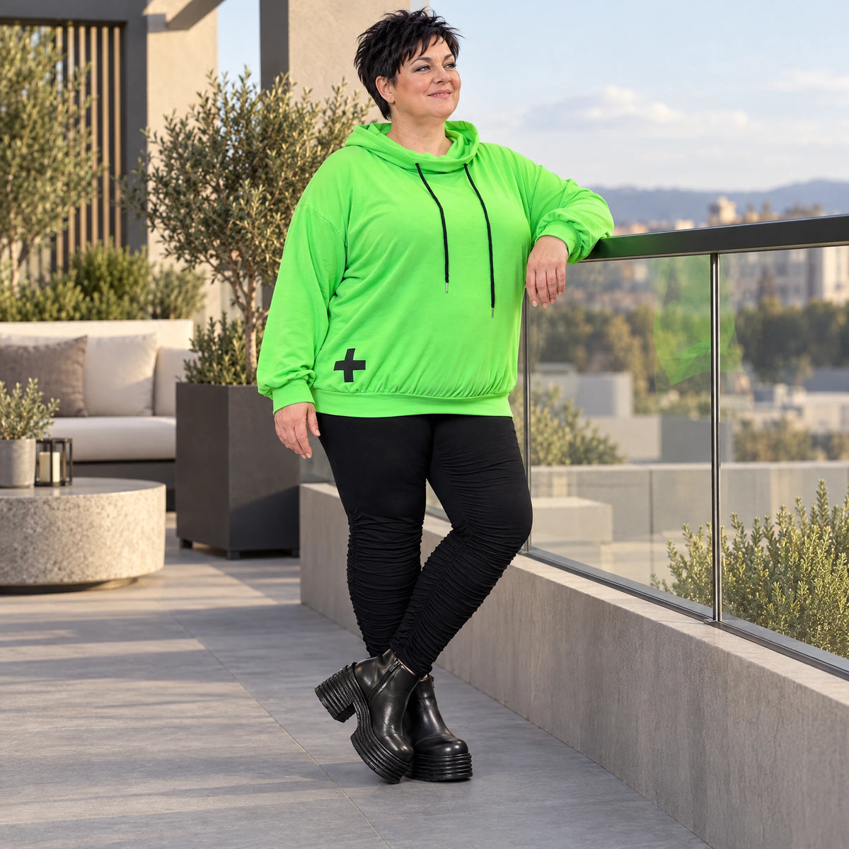 Grüner Hoody aus weichem Baumwolljersey mit Stretch Kapuze und gerader Schnittform