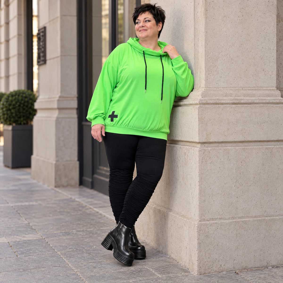 Grüner Hoody aus weichem Baumwolljersey mit Stretch Kapuze und gerader Schnittform
