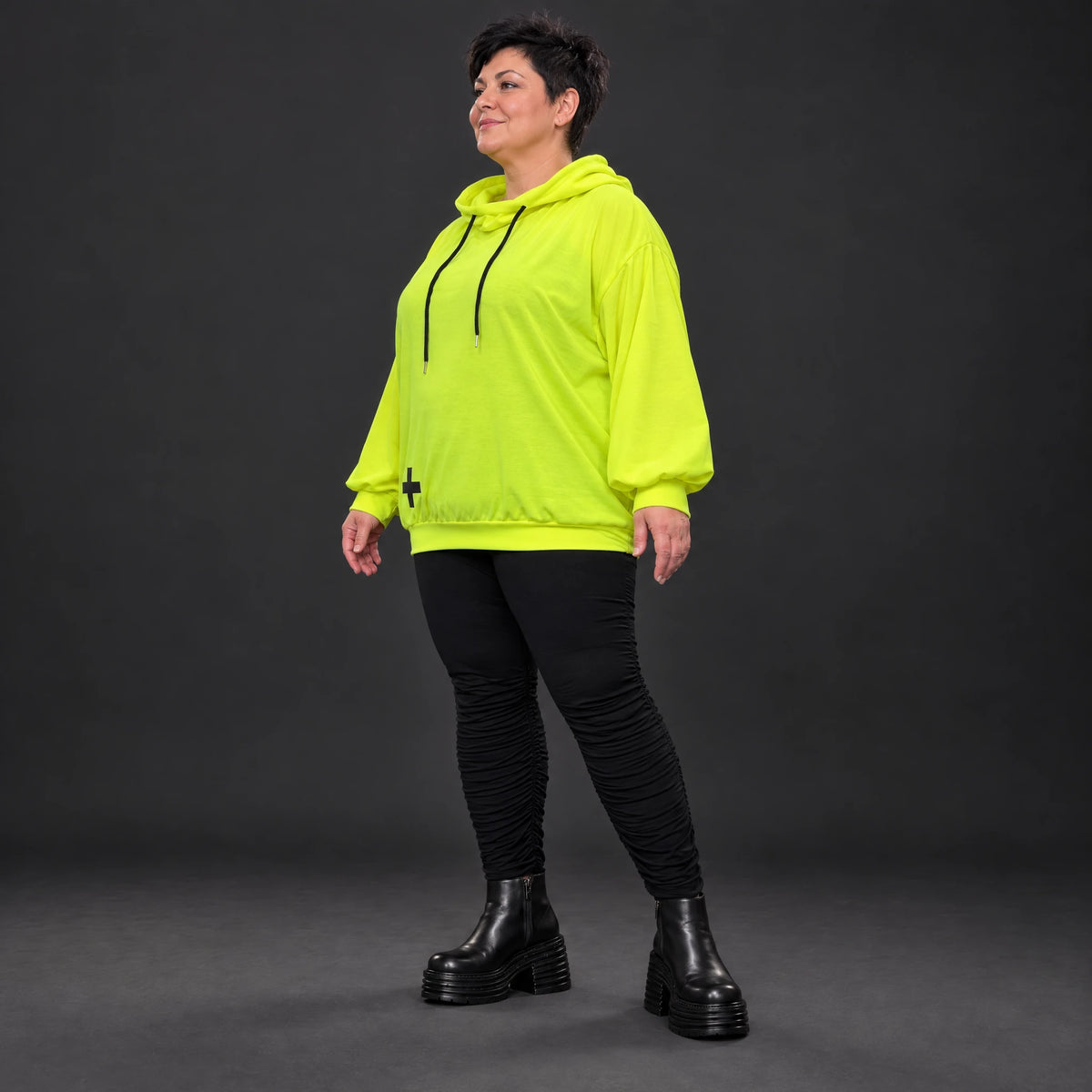 Hoody in Neongelb aus weichem Stretchjersey aus Italien mit Kapuze und gerader Passform