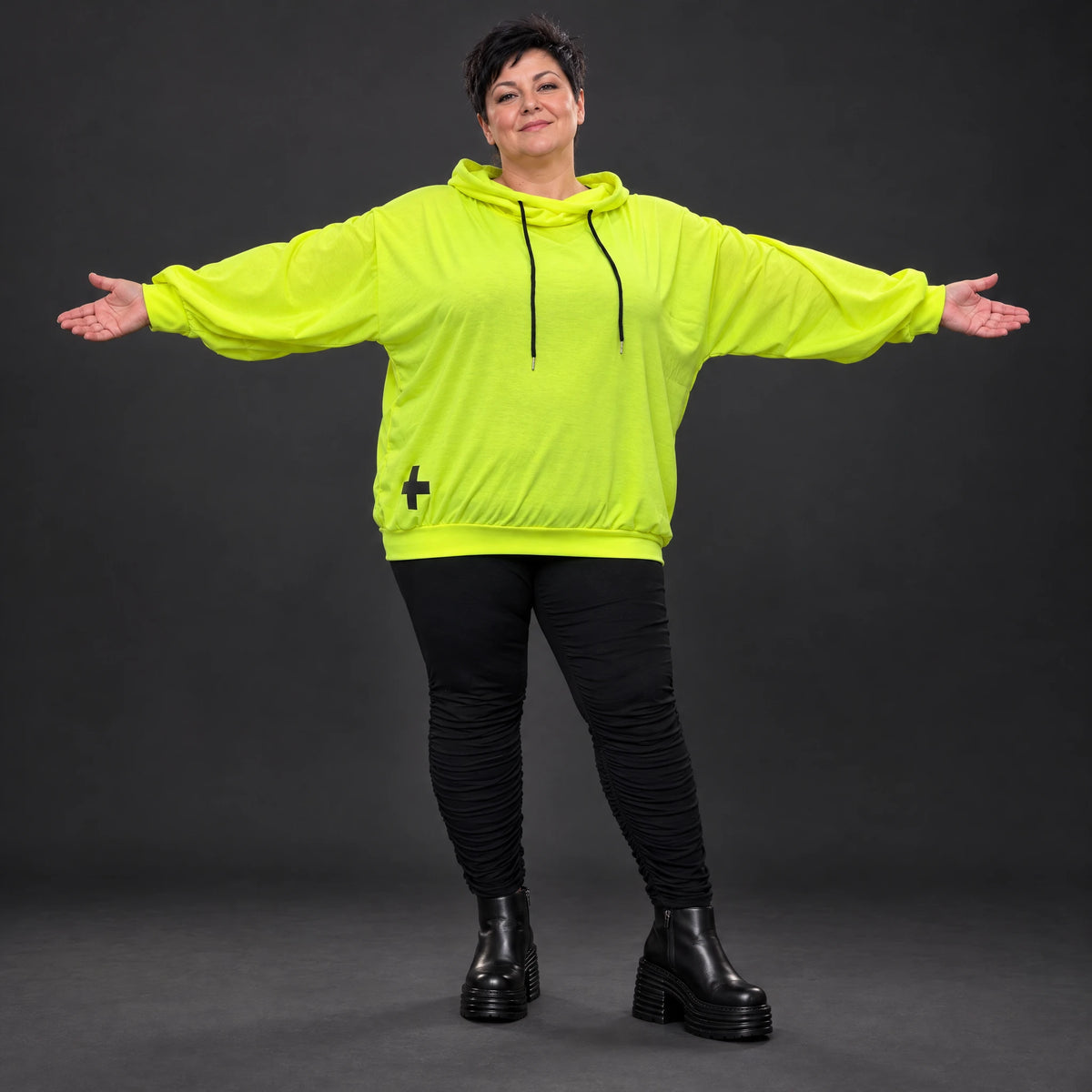 Hoody in Neongelb aus weichem Stretchjersey aus Italien mit Kapuze und gerader Passform