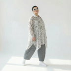 Oversize Bluse in A Form mit Scribble Print und seidig leichter Viskose für große Größen von AKH Premium bei Modeare online shoppen edelmix