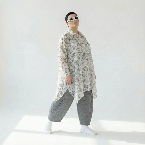 Oversize Bluse in A Form mit Scribble Print und seidig leichter Viskose für große Größen von AKH Premium bei Modeare online shoppen edelmix