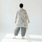 Oversize Bluse in A Form mit Scribble Print und seidig leichter Viskose für große Größen von AKH Premium bei Modeare online shoppen edelmix