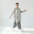Oversize Bluse in A Form mit Scribble Print und seidig leichter Viskose für große Größen von AKH Premium bei Modeare online shoppen edelmix