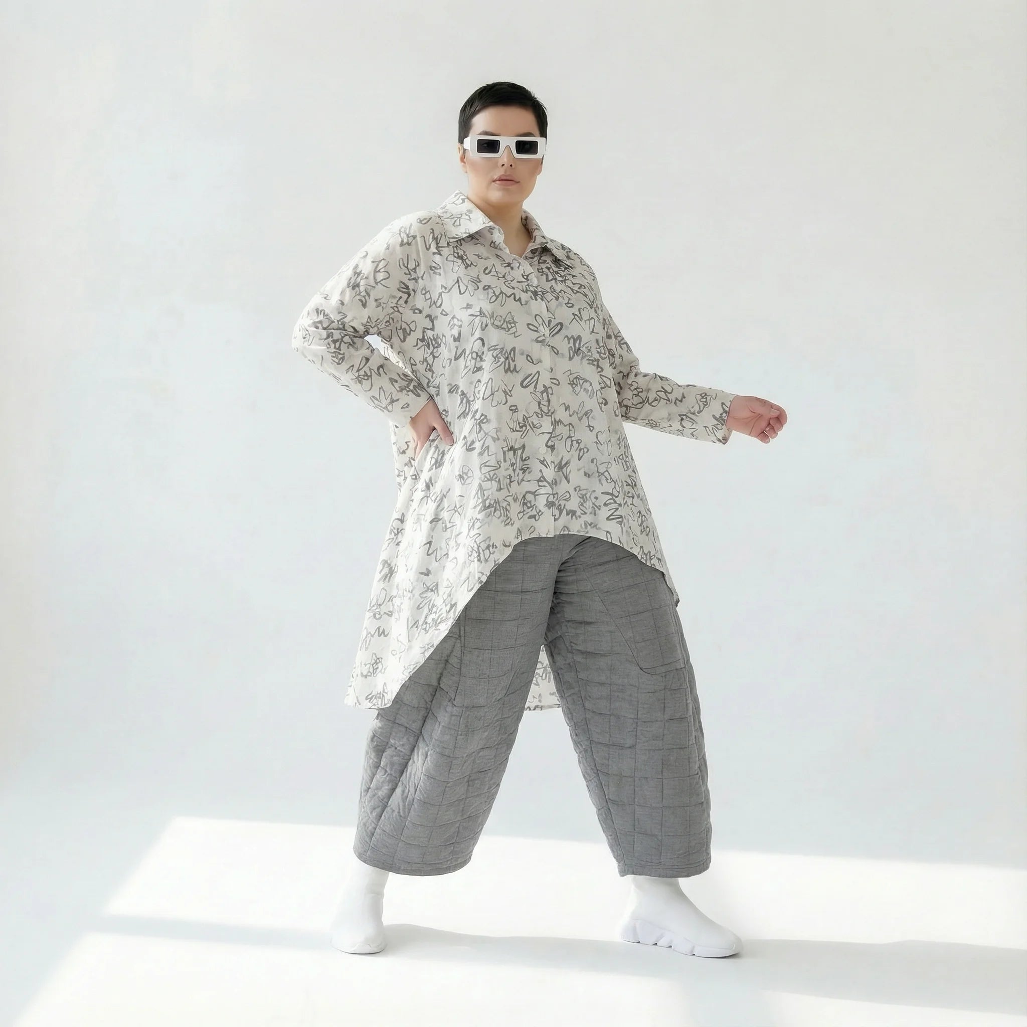 Oversize Vokuhila Bluse in Seiden-Optik für große Größen von AKH Premium – curated by Modeare Onlineshop – jetzt entdecken in großen Größen