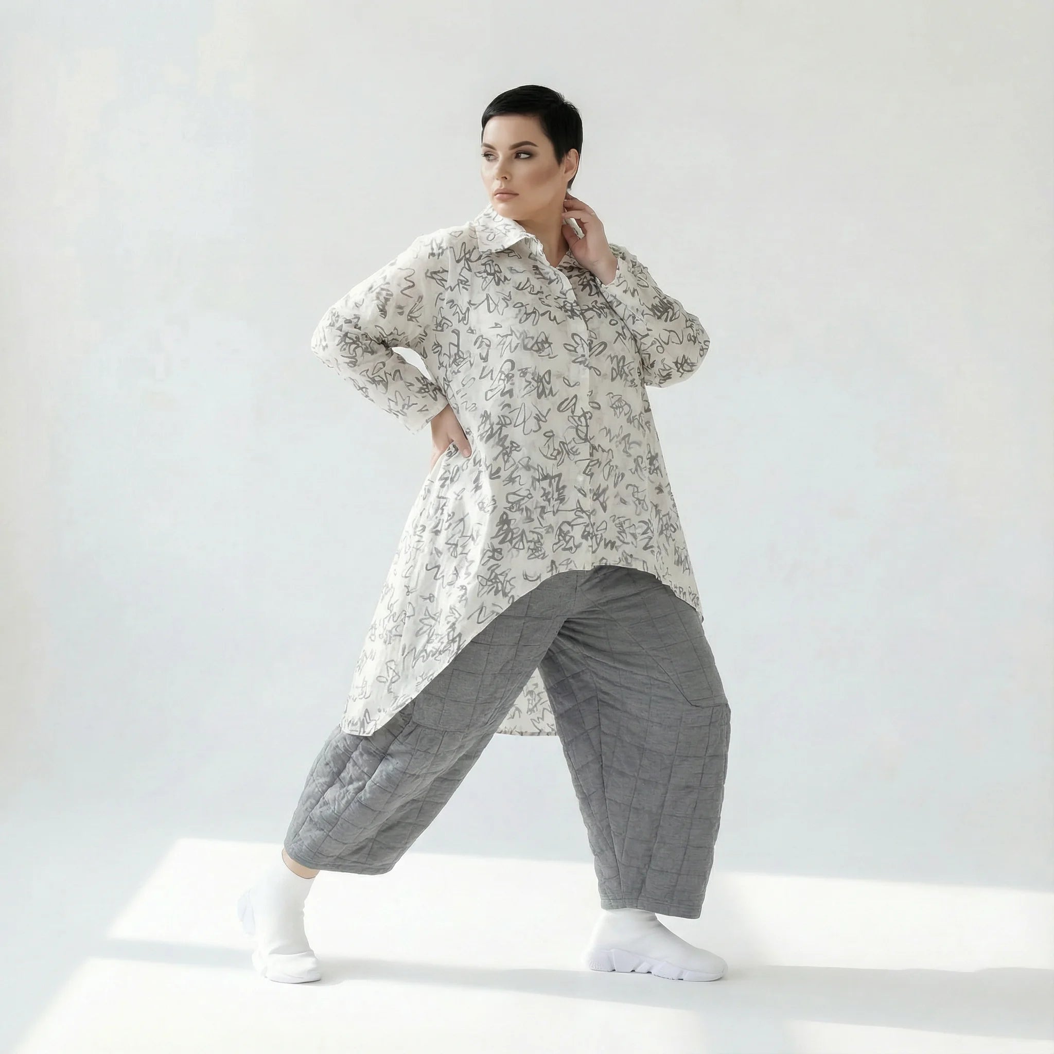 Oversize Vokuhila Bluse in Seiden-Optik für große Größen von AKH Premium – curated by Modeare Onlineshop – jetzt entdecken in großen Größen