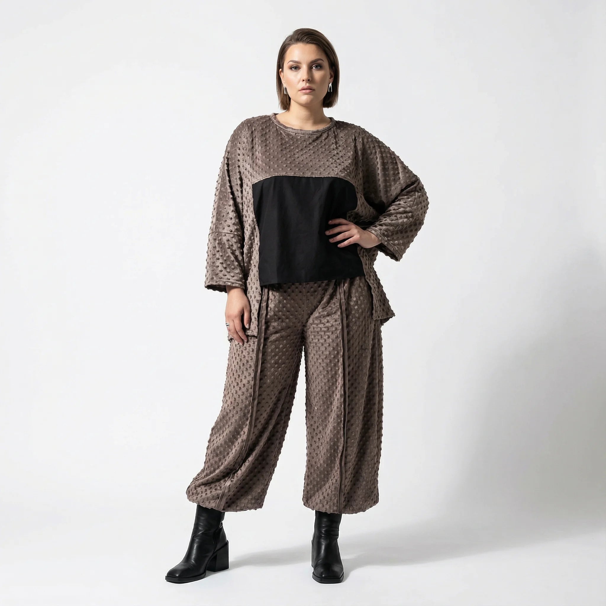 Oversize Ballonhose Velours Winter weich strukturiert Einheitsgröße AKH Premium exklusiv bei Modeare Curvy Lagenlook