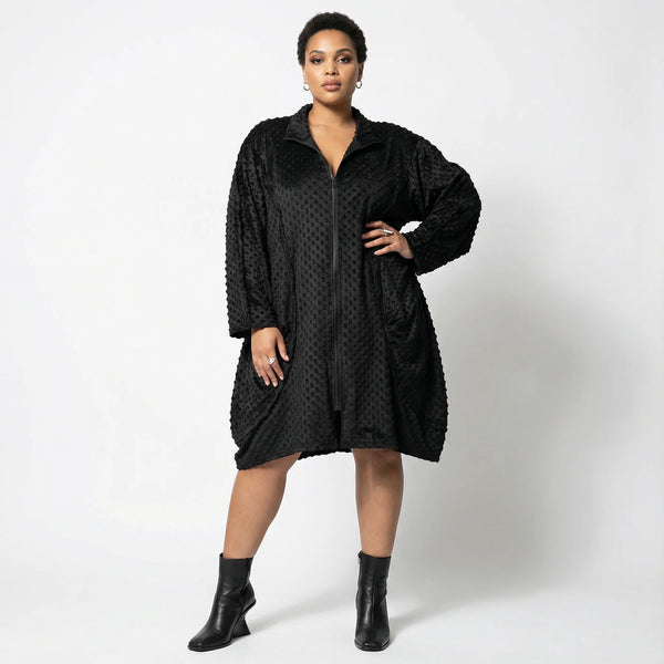 Oversize Ballon Mantel Velours winterlich weich strukturiert AKH Premium Damenmode bei Modeare