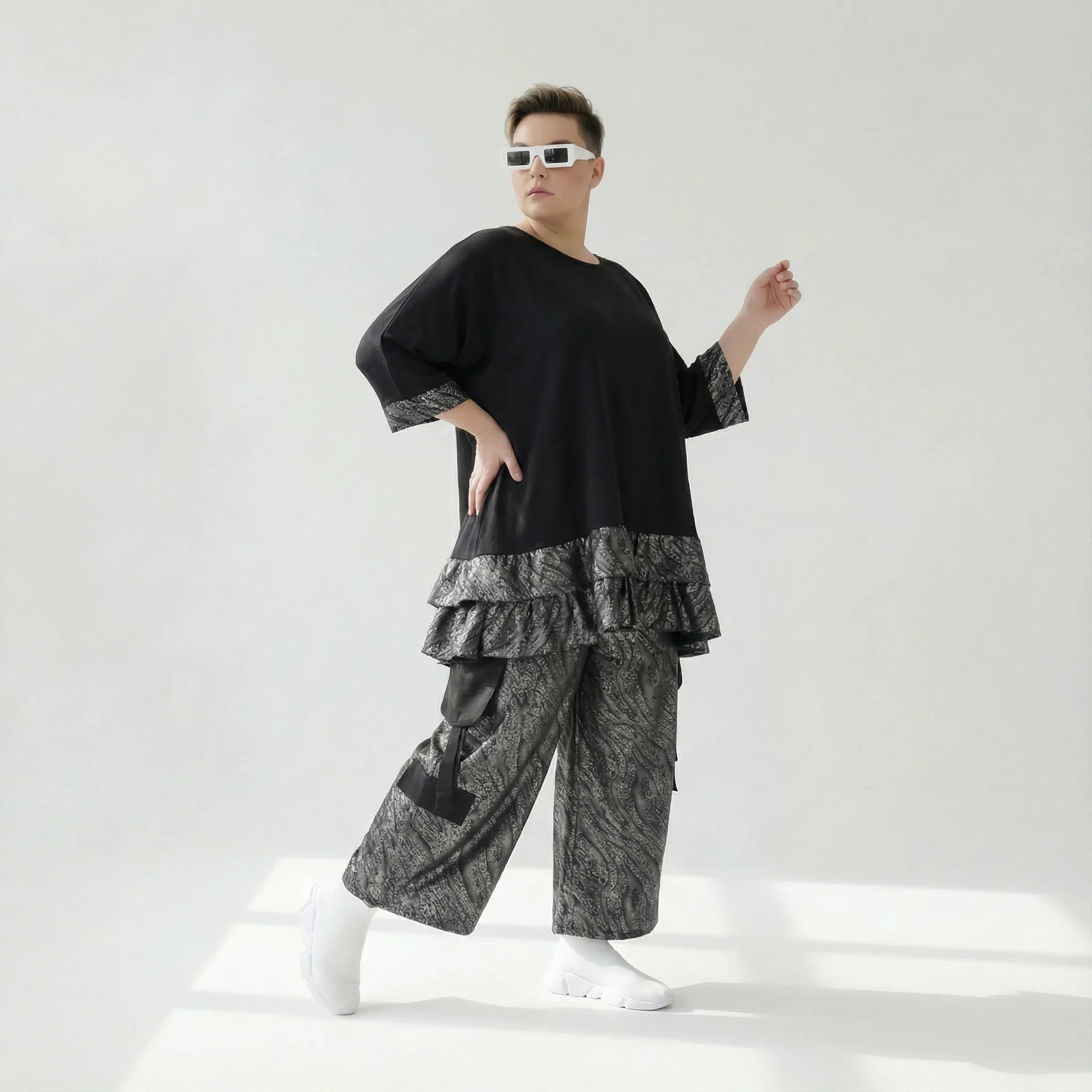 AKH Premium Ballon Hose aus Milano mit Lederimitat, Taschen & Fransen – warm, stretchig & avantgardistisch | Modeare