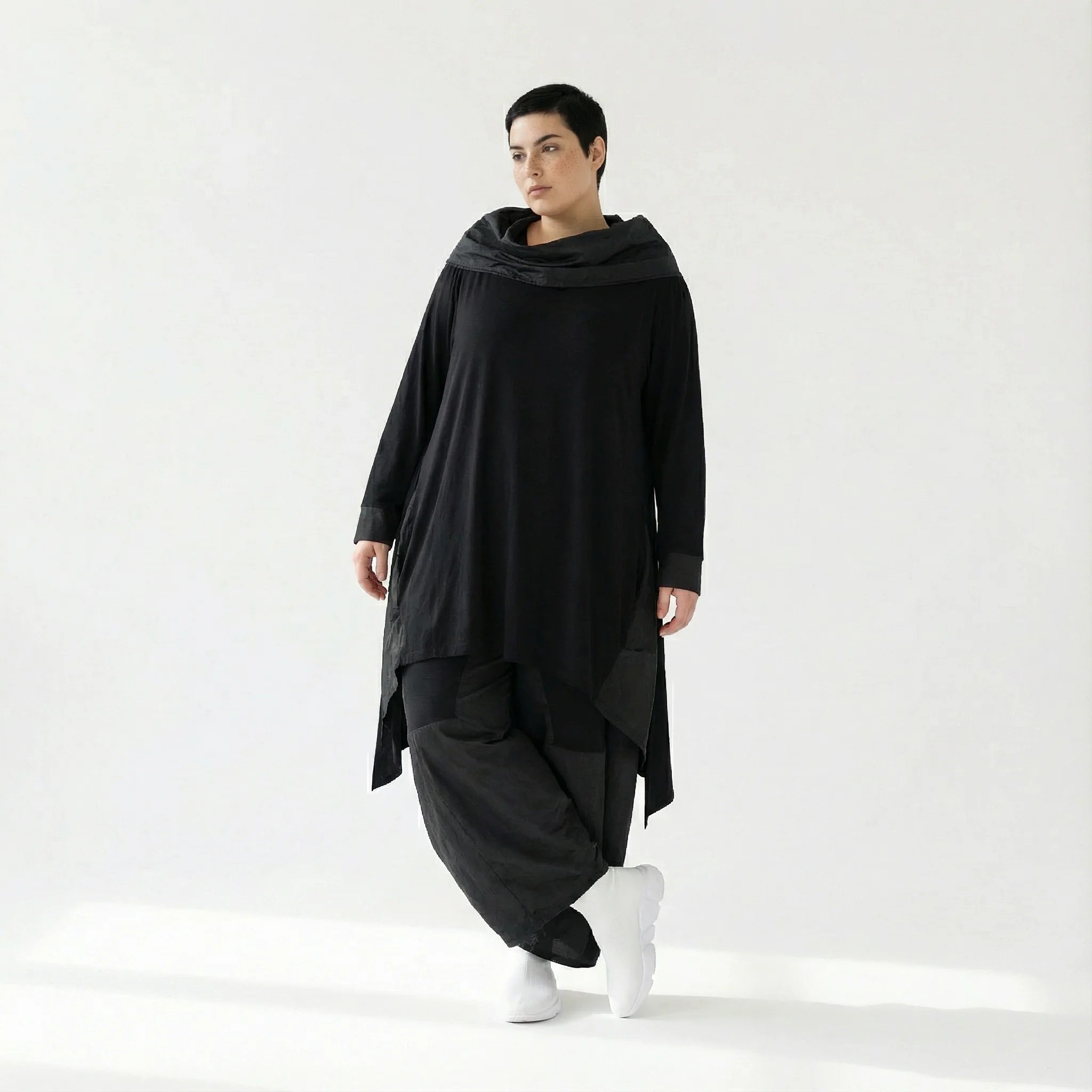 Baggy Ballonhose mit Tiefschritt aus Viskose & Taft – AKH Premium x Modeare – Oversize Lagenlook Wintermode