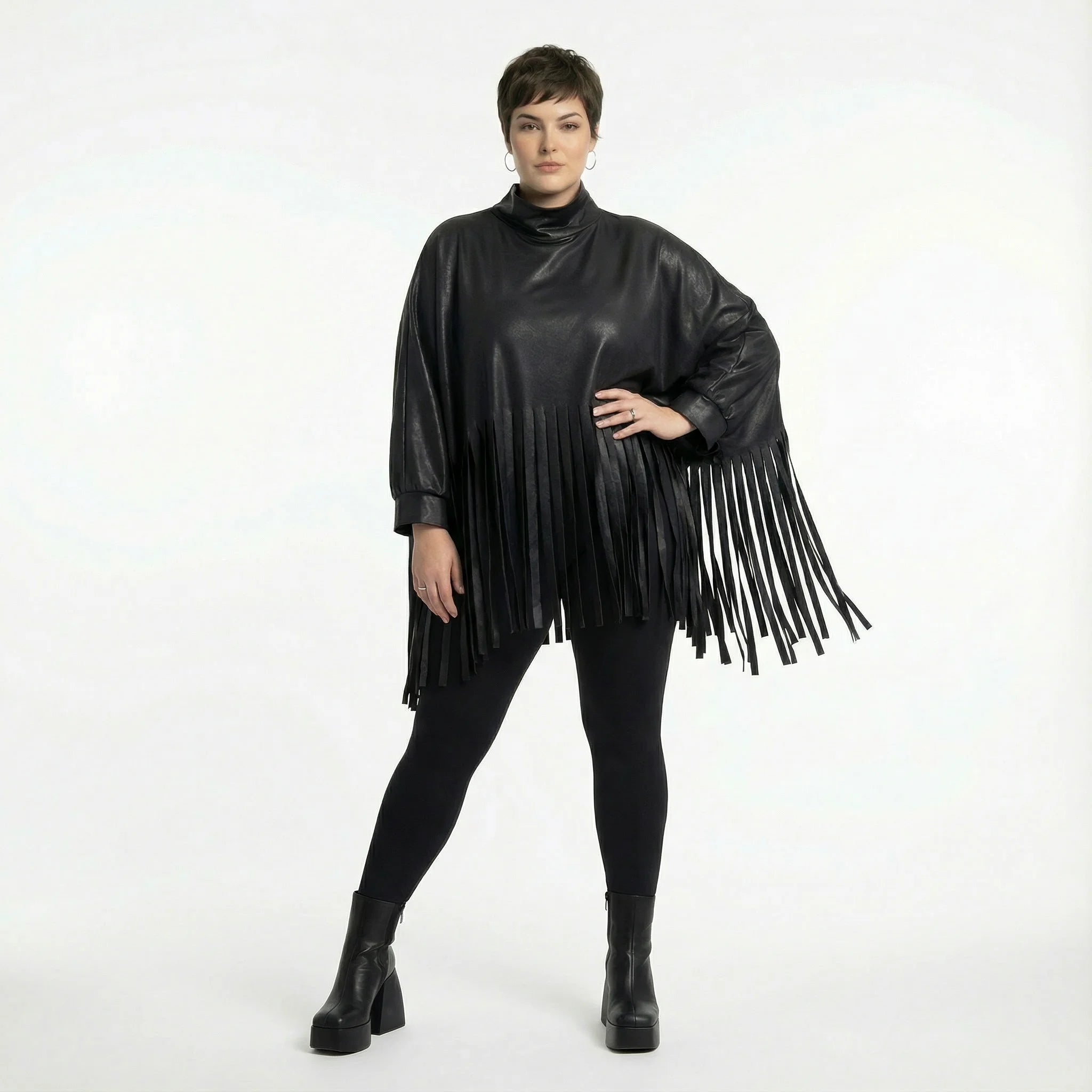 Kastiges Oversize Shirt aus Lederimitat mit Fransen Winter Look AKH Premium Modeare