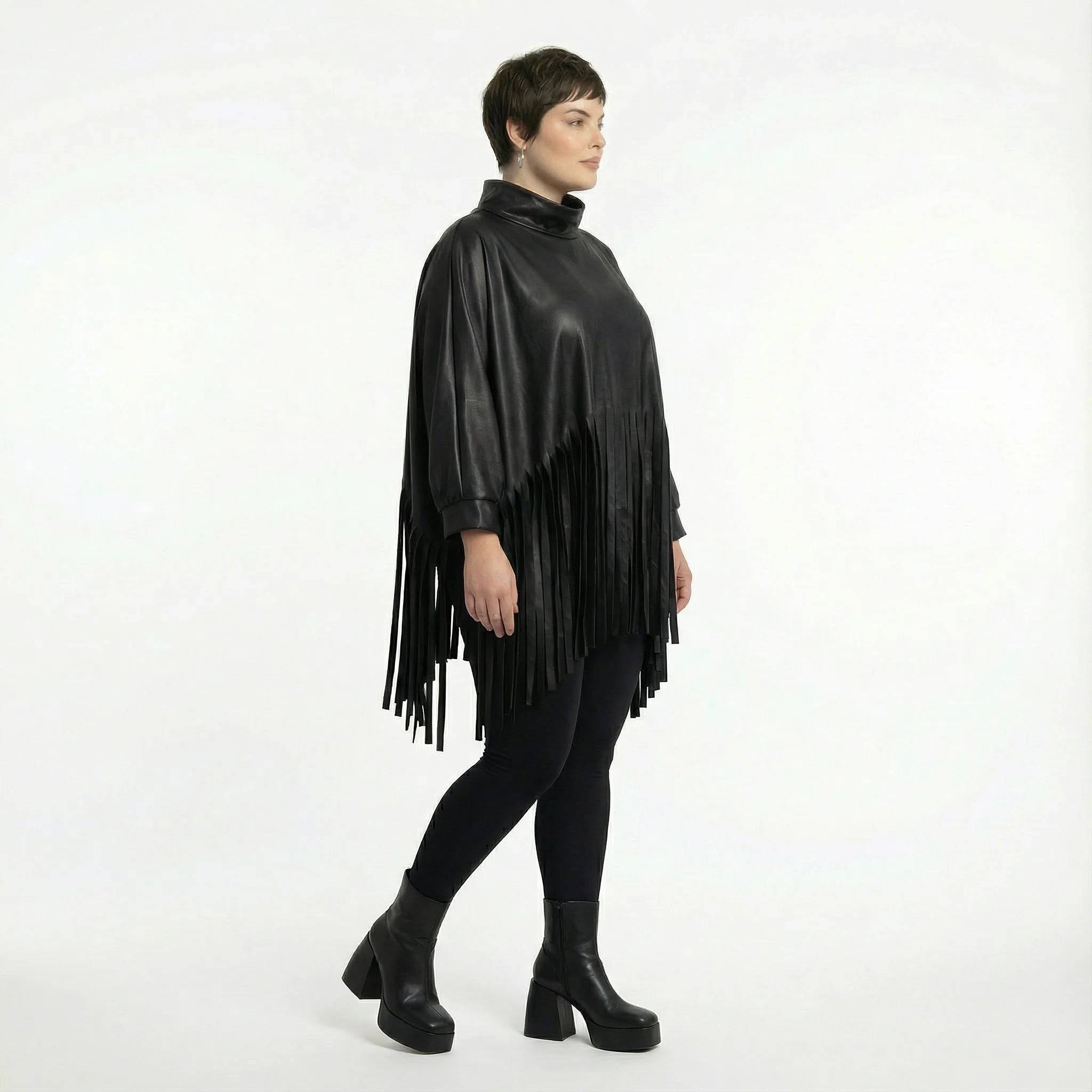 Kastiges Oversize Shirt aus Lederimitat mit Fransen Winter Look AKH Premium Modeare