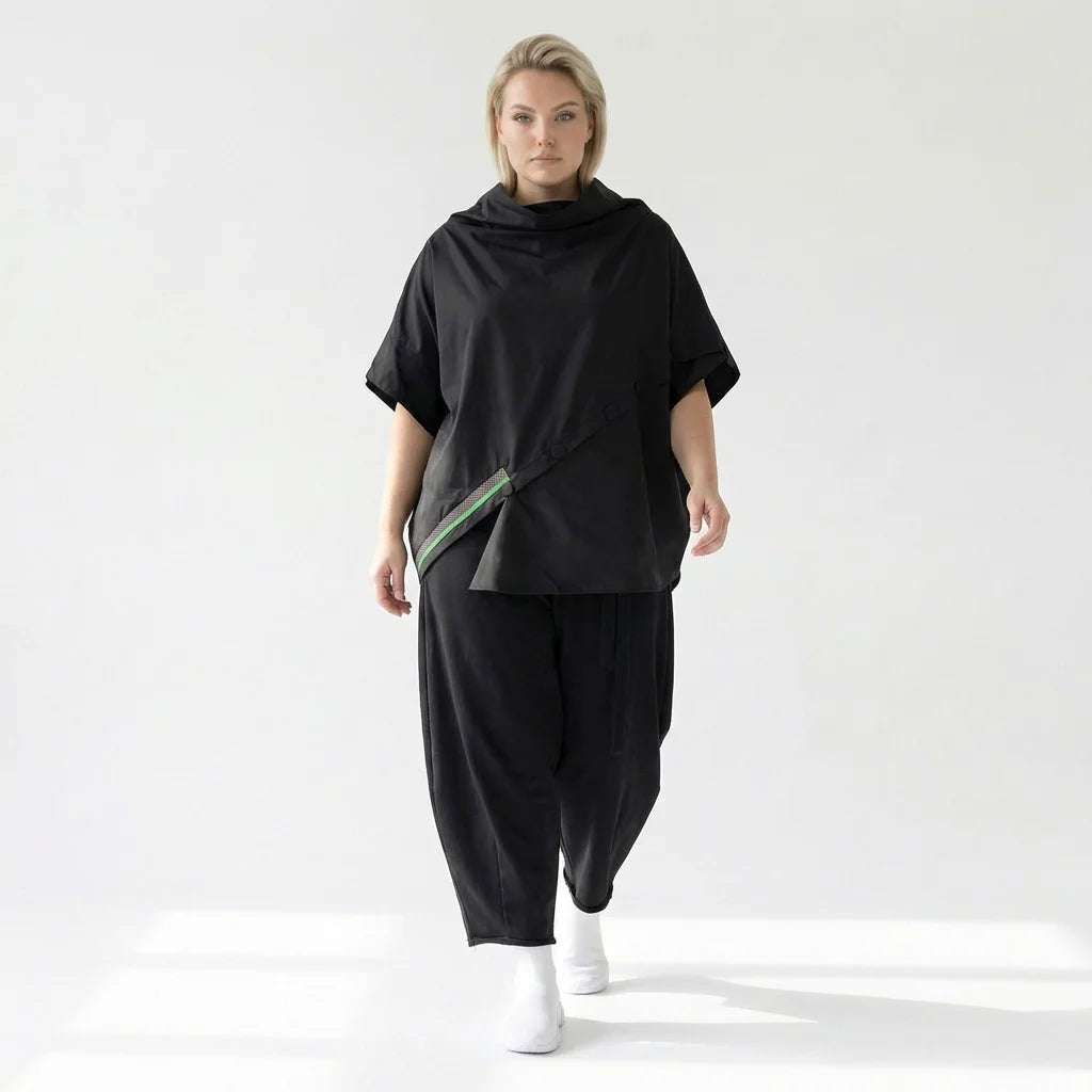 Schwarze Oversize-Hose mit Lagenoptik und Bindeband aus weichem French Terry