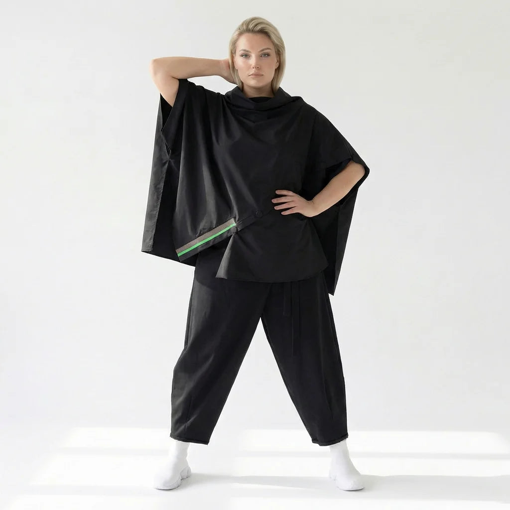 Schwarze Oversize-Hose mit Lagenoptik und Bindeband aus weichem French Terry