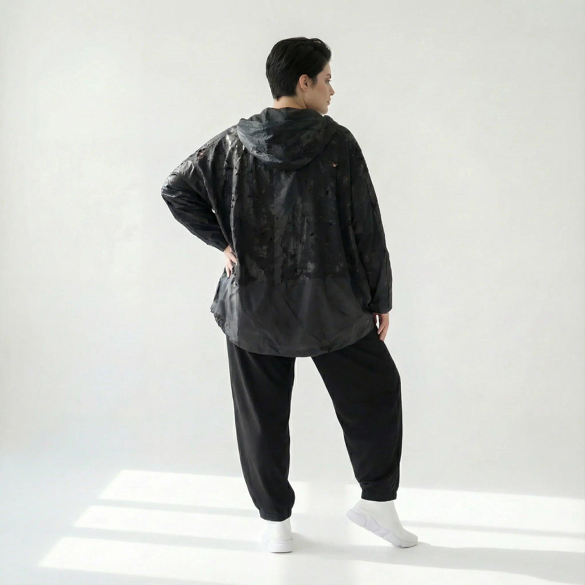 Caraclan Oversize Jacke im Ballonschnitt aus Memorytaft mit Kapuze und Strukturdetails