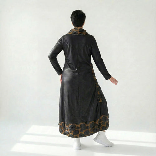 A-Form Kleid Lederimitat Damen Oversize Übergang Caraclan Design Modeare Avantgarde Look