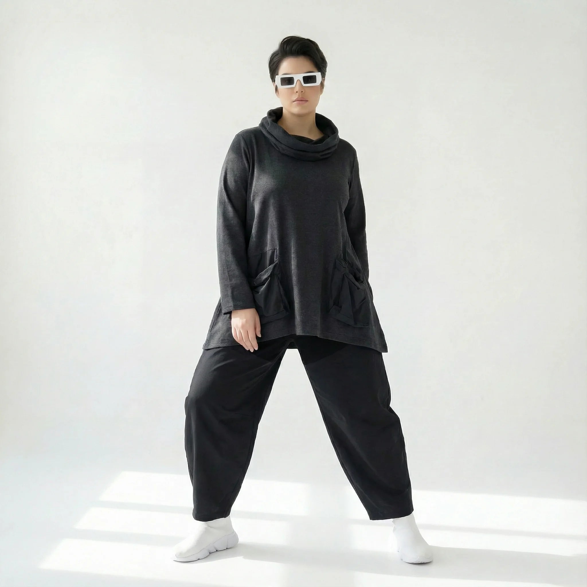 Oversize Tunika in A-Form mit weitem Kragen und aufgesetzten Taschen im Lagenlook