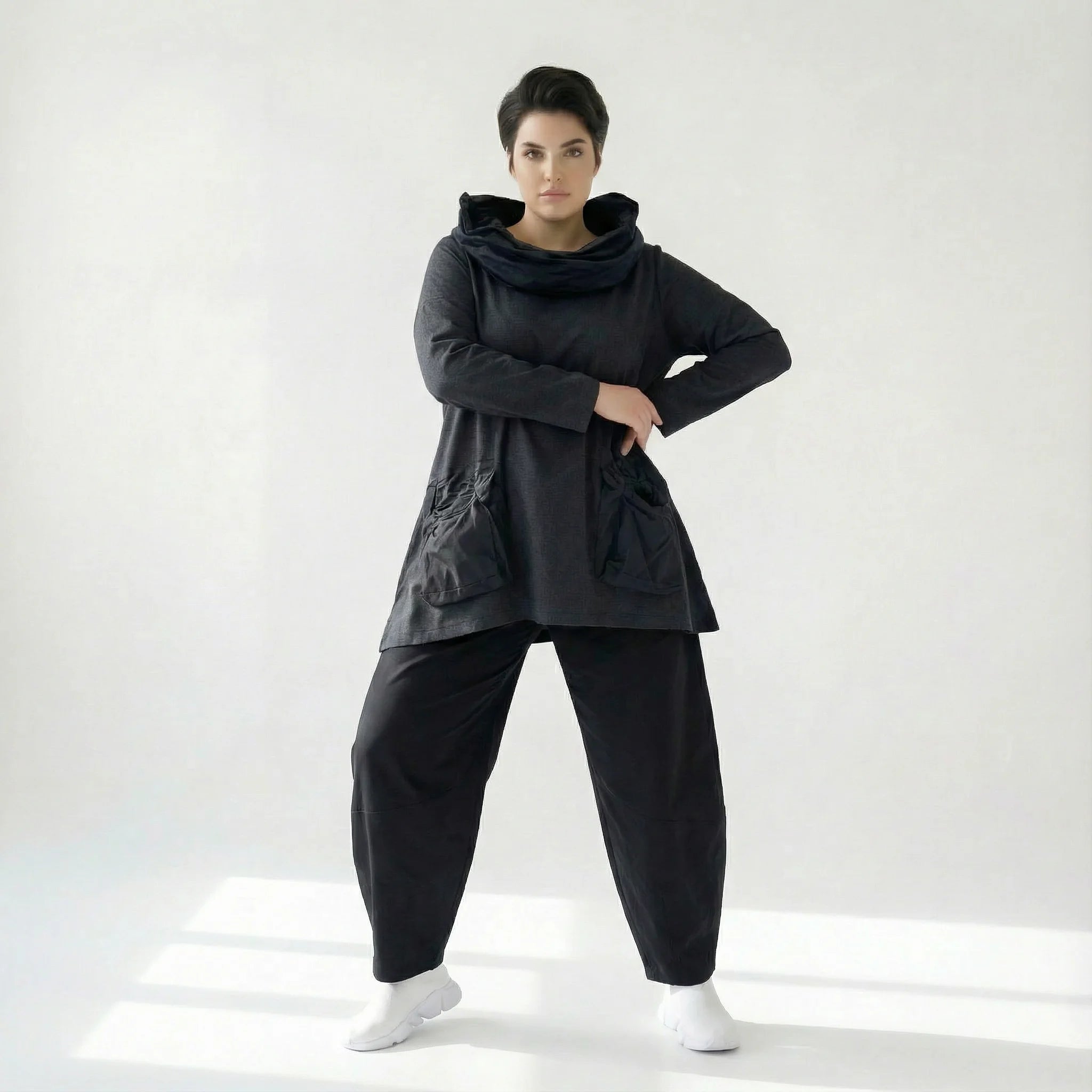Oversize Tunika in A-Form mit weitem Kragen und aufgesetzten Taschen im Lagenlook