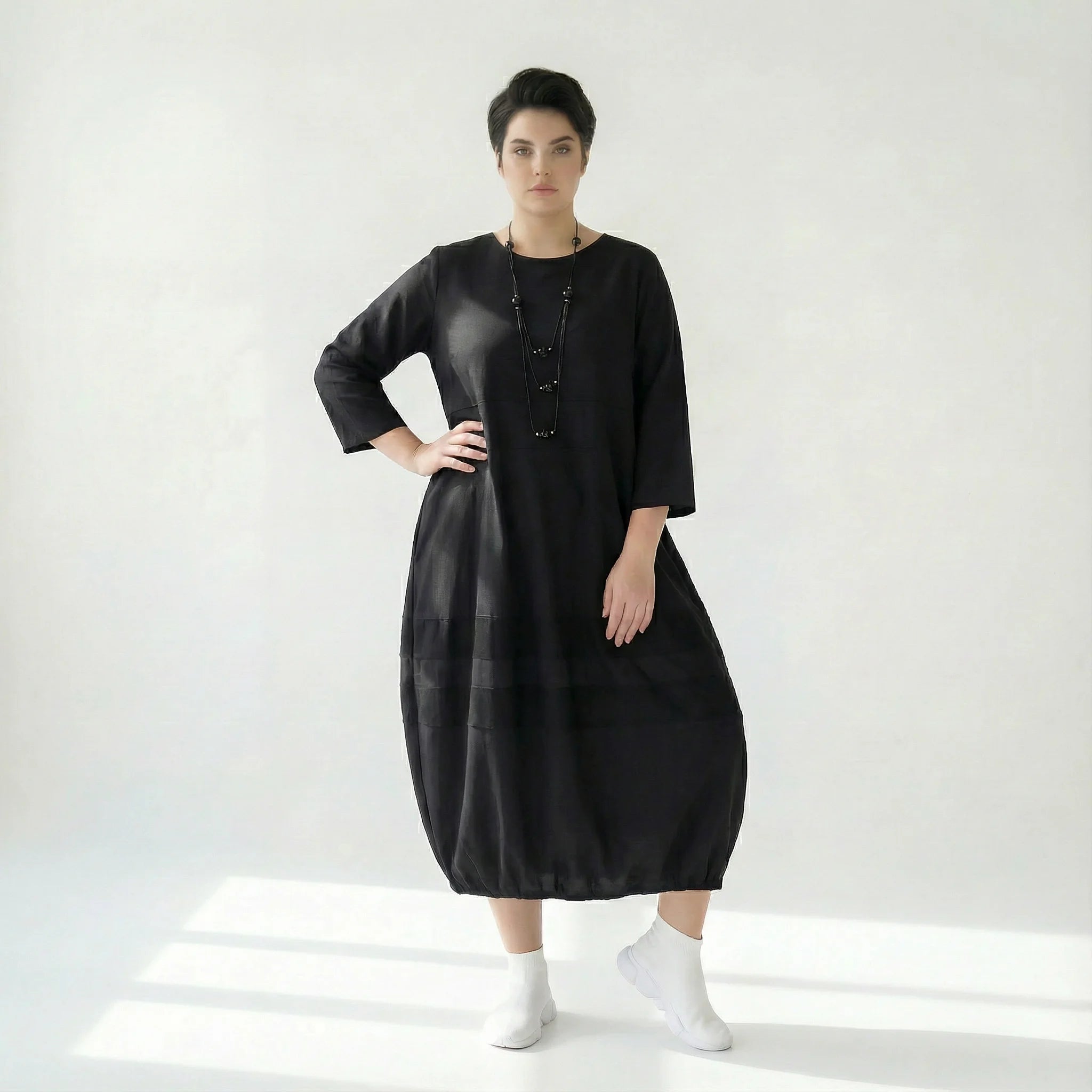 Schwarzes Popelinekleid Oversize ballonförmig mit Rundhals Dreiviertelarm elegant luftig