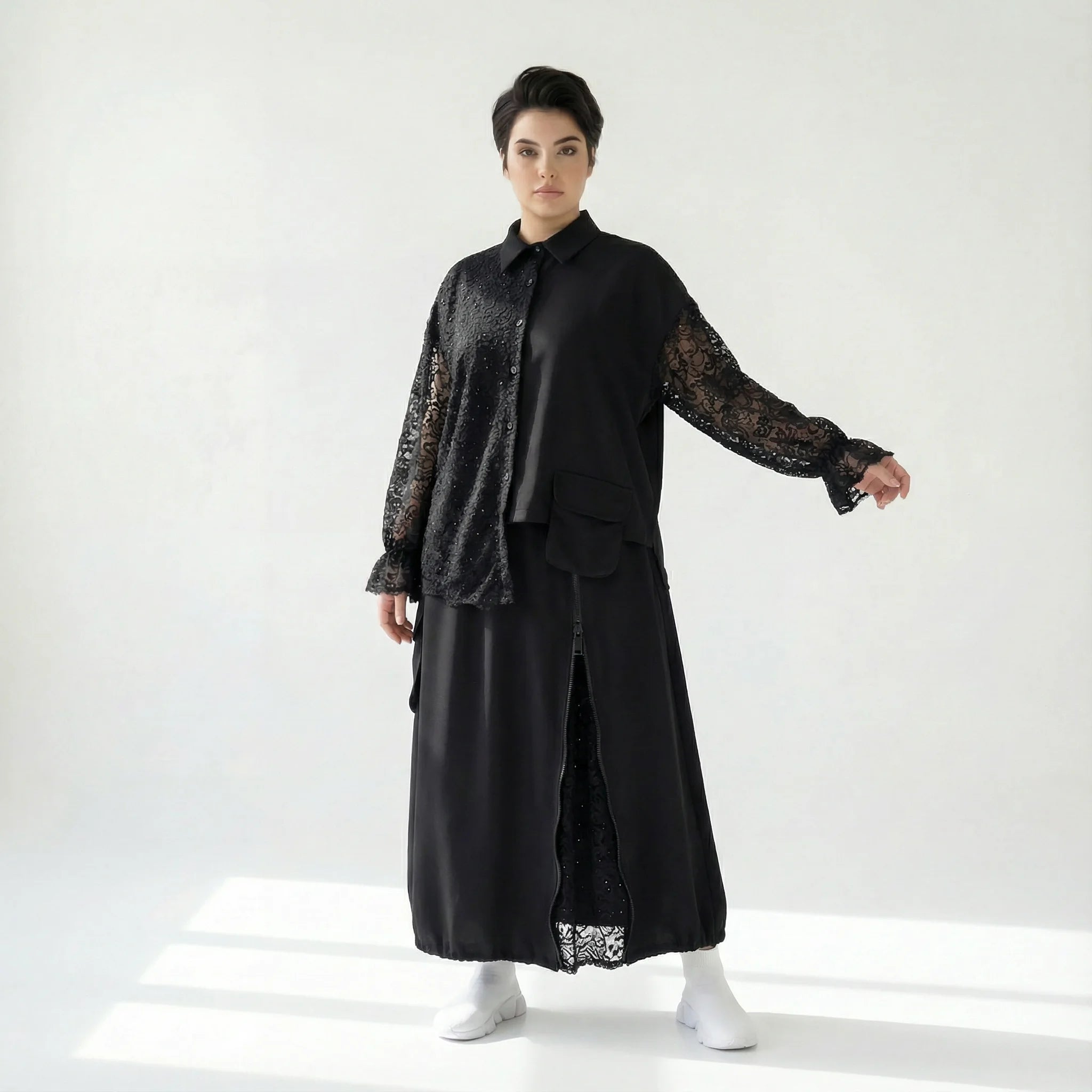 MODEARE - Zweiteiliges Oversize-Set mit Spitze: Schwarze Bluse & weiter Rock in Lagenoptik