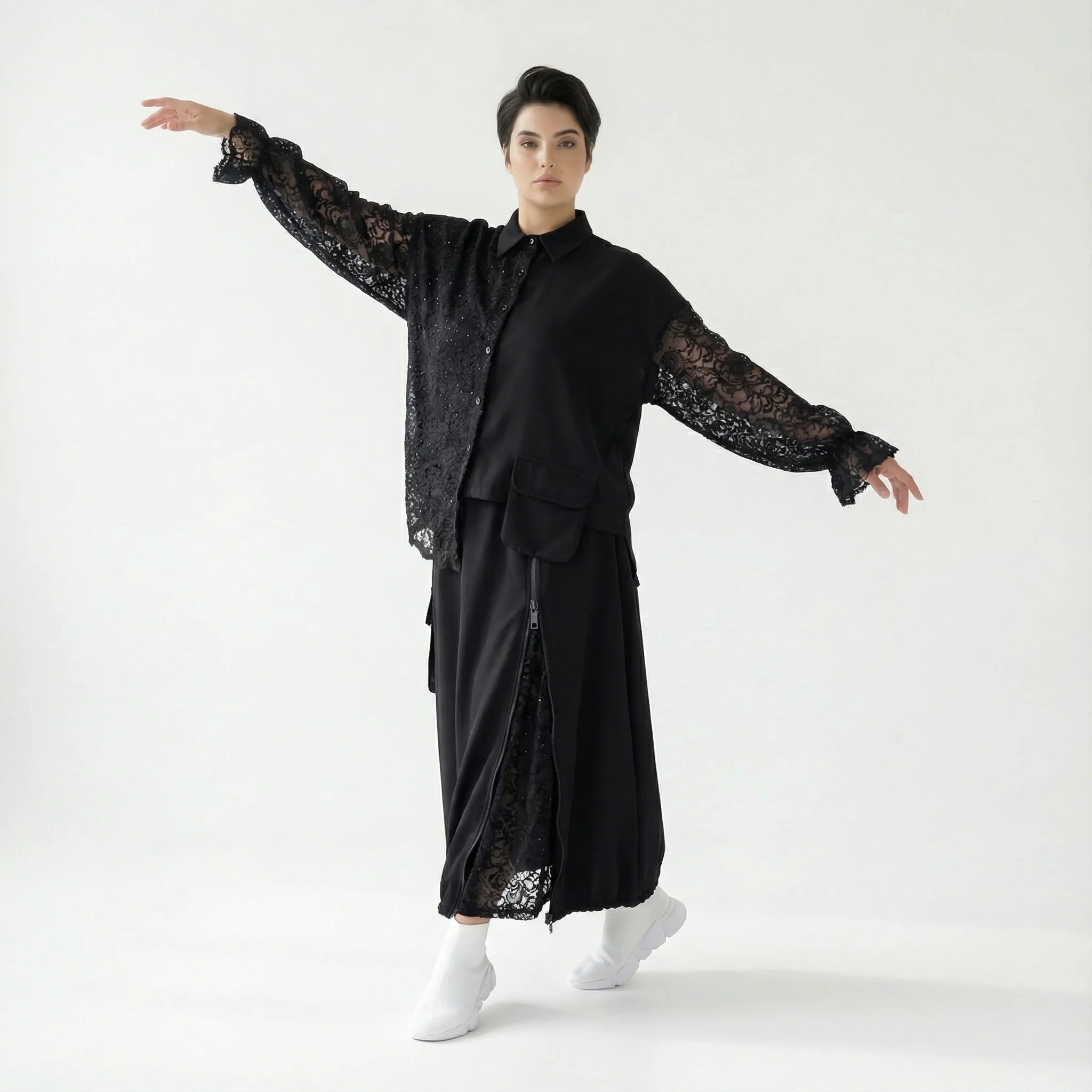 MODEARE - Zweiteiliges Oversize-Set mit Spitze: Schwarze Bluse & weiter Rock in Lagenoptik