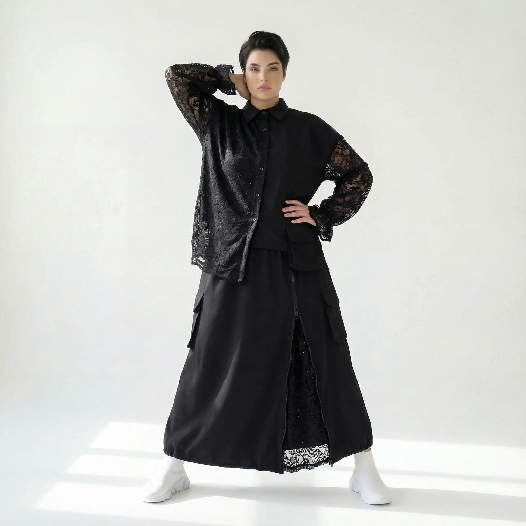 MODEARE - Zweiteiliges Oversize-Set mit Spitze: Schwarze Bluse & weiter Rock in Lagenoptik