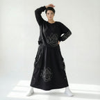 MODEARE - Schwarzes Oversize-Shirt mit Rosenstickerei und passender Maxirock im Set