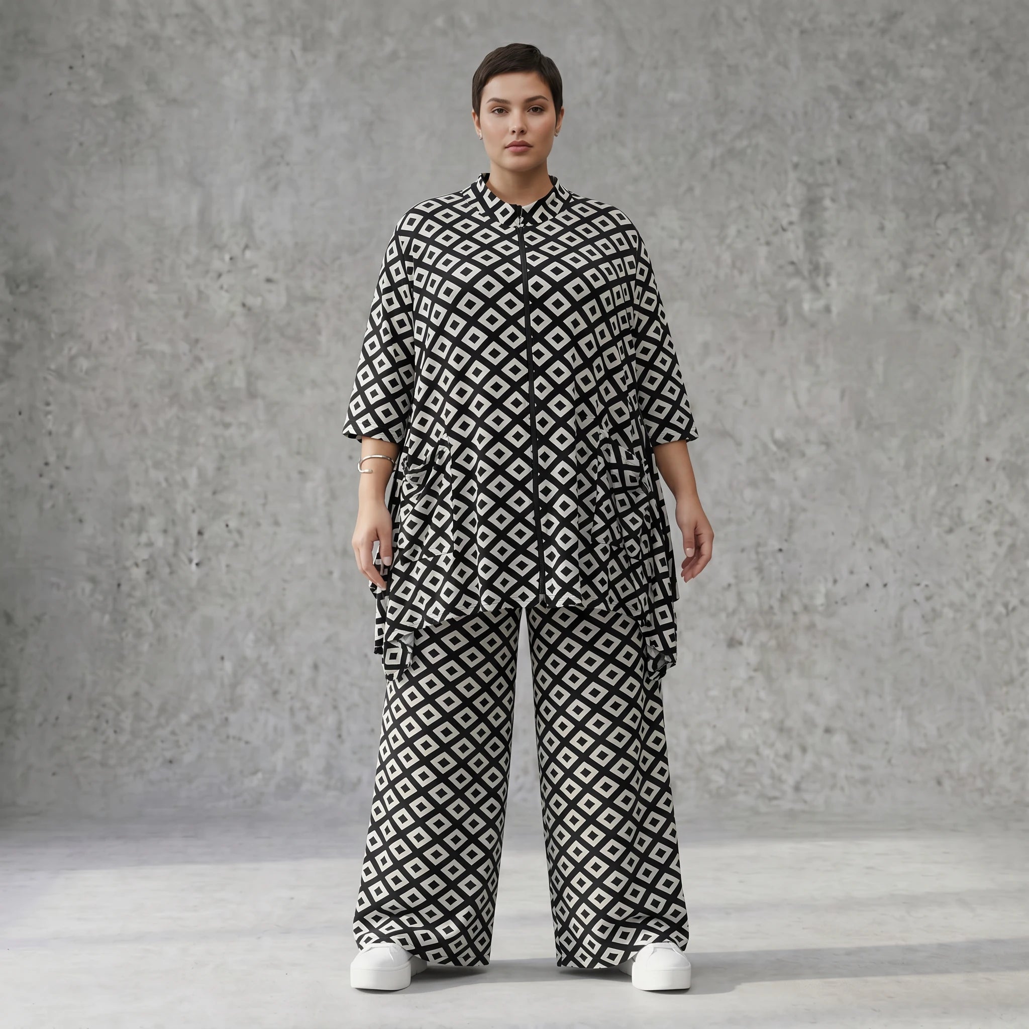 Oversize Zweiteiler mit Palazzo Hose und Rautenmuster aus Slinky von AKH Fashion bei Modeare für Avantgarde Sommer Looks