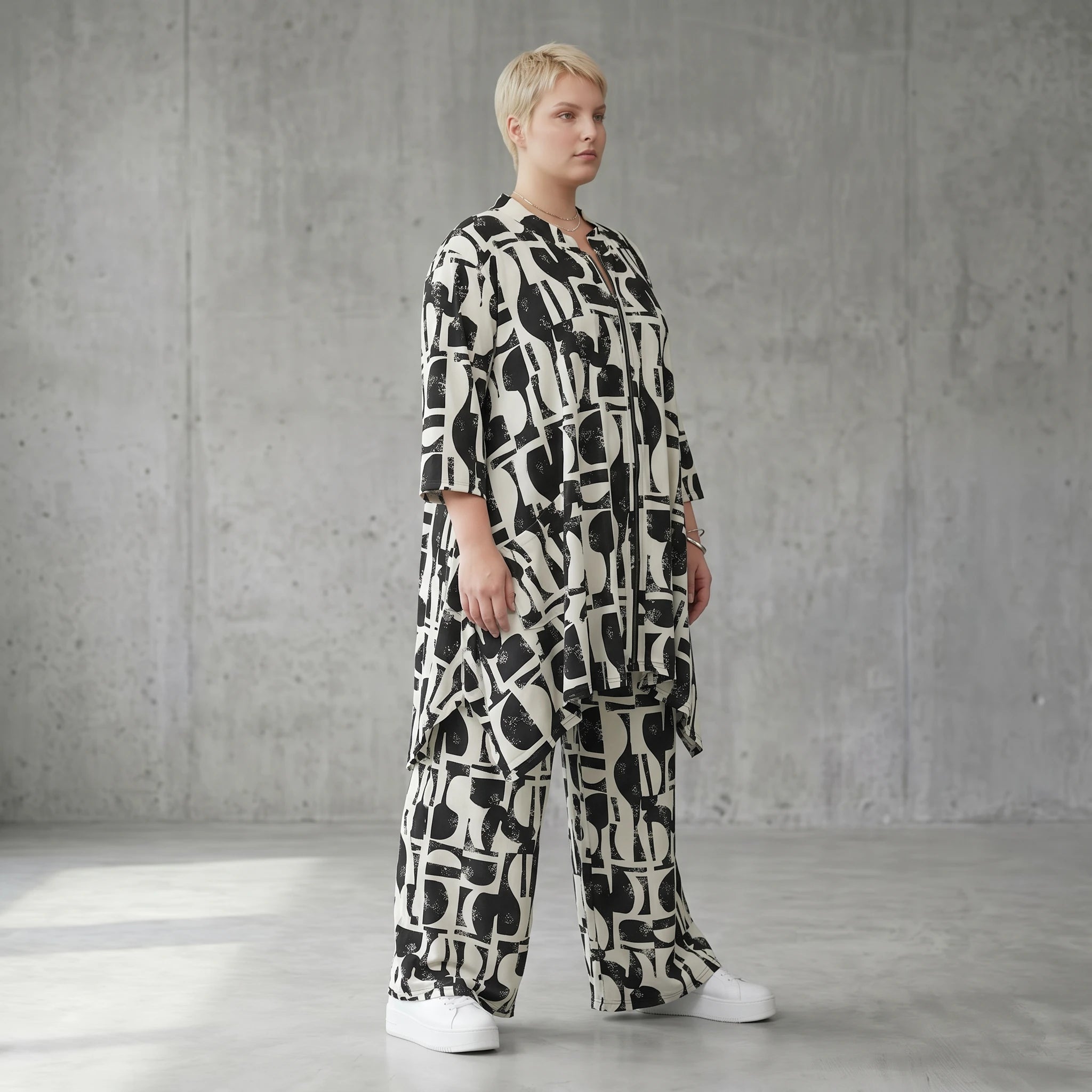 Oversize Slinky Set mit A-Form Jacke und Palazzo Hose von AKH Fashion exklusiv bei Modeare für moderne Lagenlook Styles