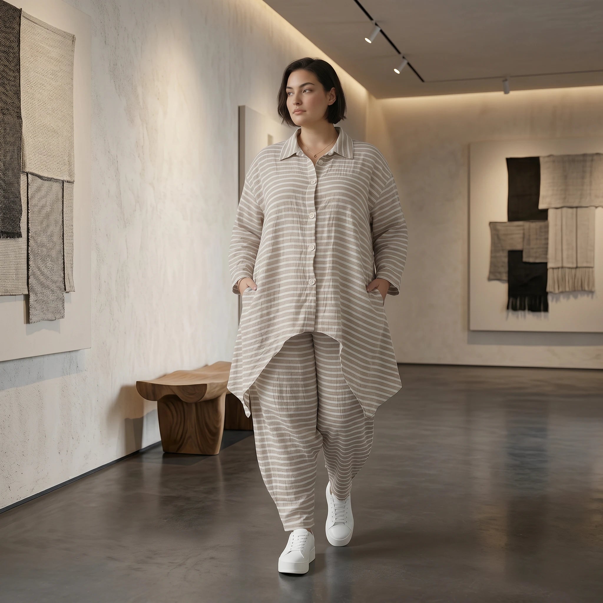 Oversize Zipfel Jacke Sand Weiß Streifen Leinen Optik Sommer Lagenlook AKH Fashion bei Modeare luftig modern