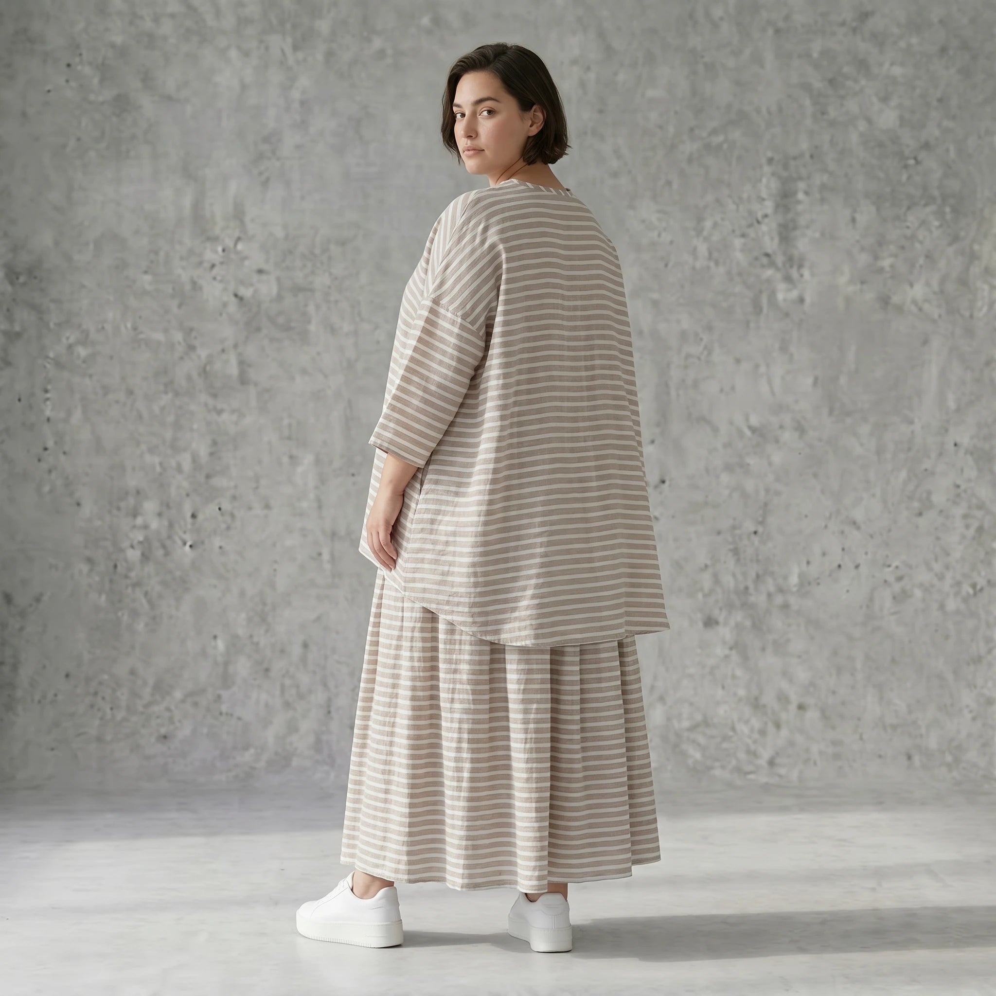 AKH Fashion Big Shirt in Leinen Optik gestreift Oversize Damen Sommerlook Sand Weiß bei Modeare Frankreich