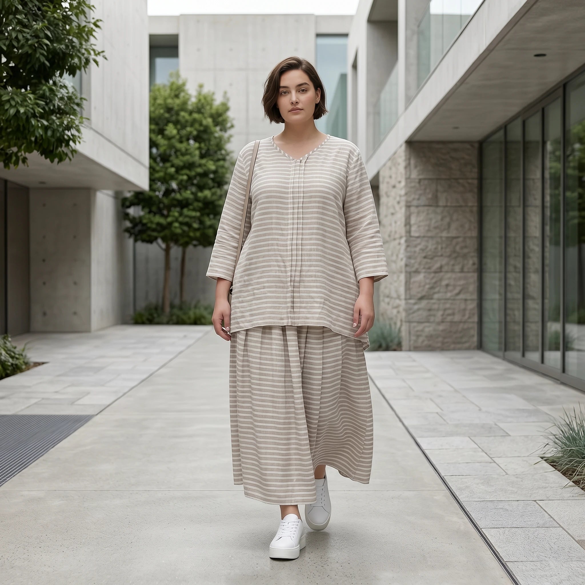 AKH Fashion Big Shirt in Leinen Optik gestreift Oversize Damen Sommerlook Sand Weiß bei Modeare Frankreich
